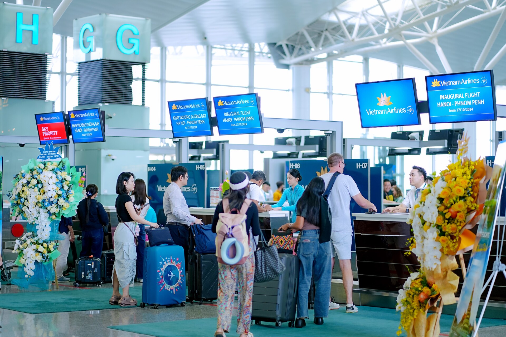 vietnam airlines khai truong duong bay thang ha noi  phnom penh hinh 4