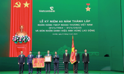 Lễ kỷ niệm 60 năm thành lập Vietcombank và đón nhận danh hiệu Anh hùng Lao động thành công tốt đẹp